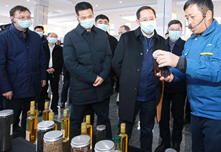 “九江市县域经济巡回看变化”考察团走进威廉希尔williamhill官方网站